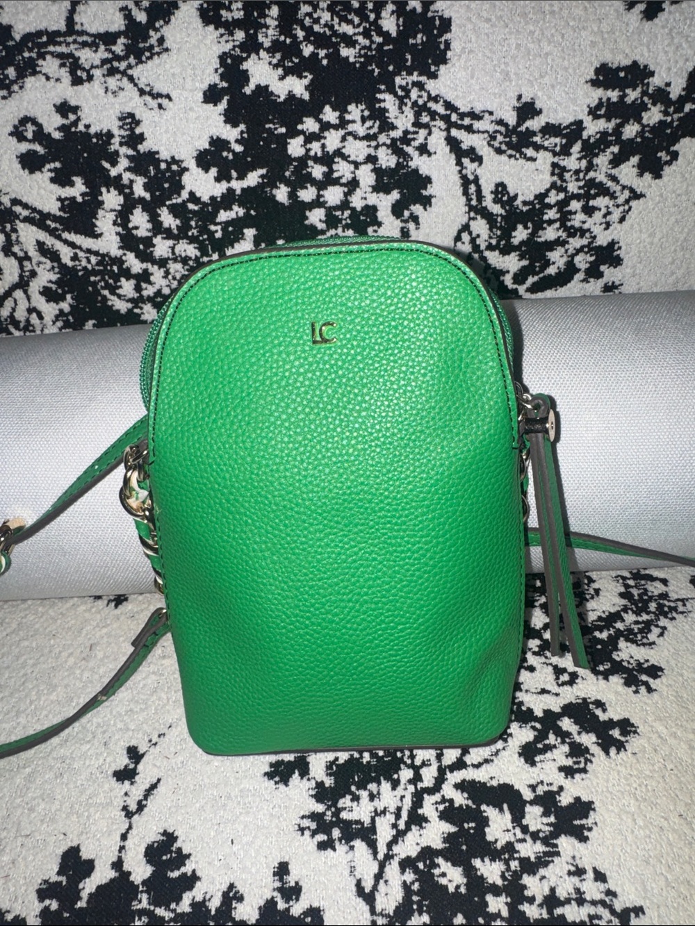 Liz Claiborne Emerald Green Pebbled Crossbody Bag